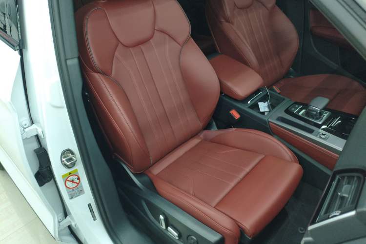 Used Audi Q5L 2025 quattro 45th Anniversary Edition 40 TFSI Luxury Dynamic Model
