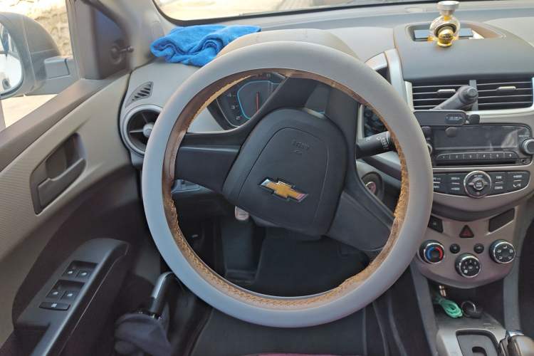 Used Chevrolet Aveo Sonic 2014 Sedan 1.4SL AT Fashion Edition