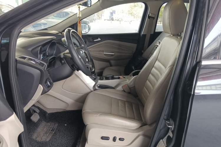 Used Ford Kuga 2013 2.0L GTDi Four-Wheel-Drive Elite Model Left Front Seat