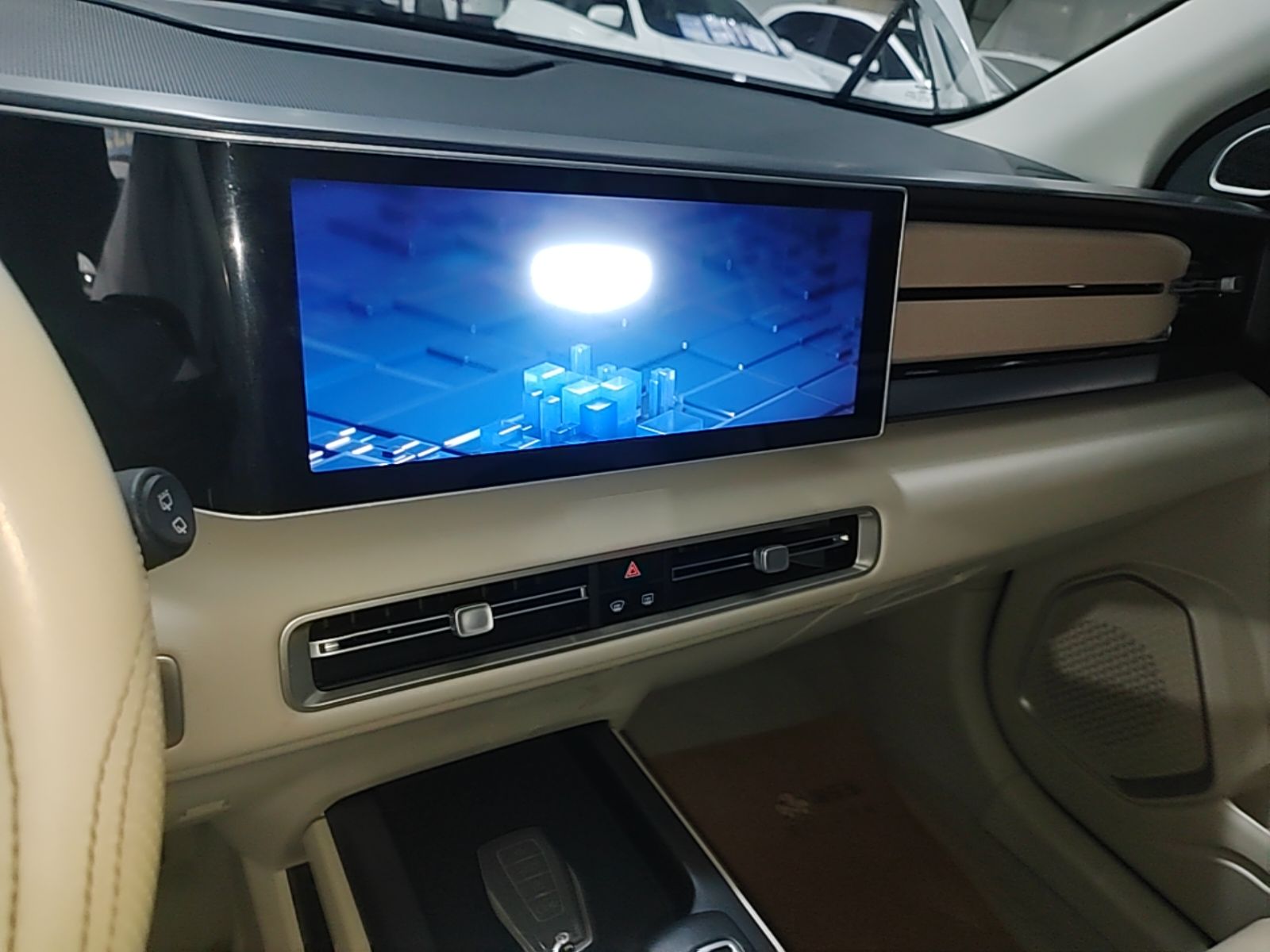 Geely Auto icon 2023 1.5TD Chocolate Smoothie Edition — снимка 15