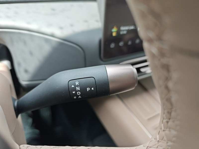 Used Li Auto MEGA 2025 Ultra Smart Refreshed Edition — 13