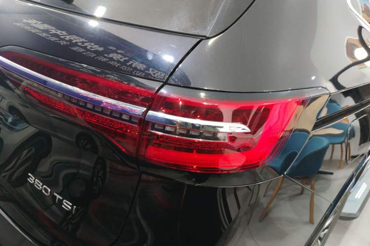 Used Volkswagen Viloran 2024 380TSI Premium Edition