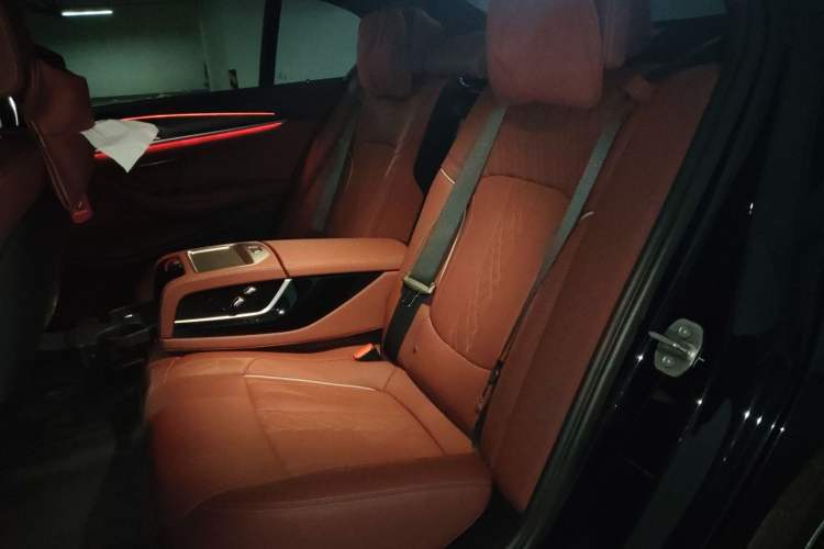 Used BMW 5 Series New Energy 2022 Second Facelift 535Le Pioneer Edition M Sport Package Left Rear Seat