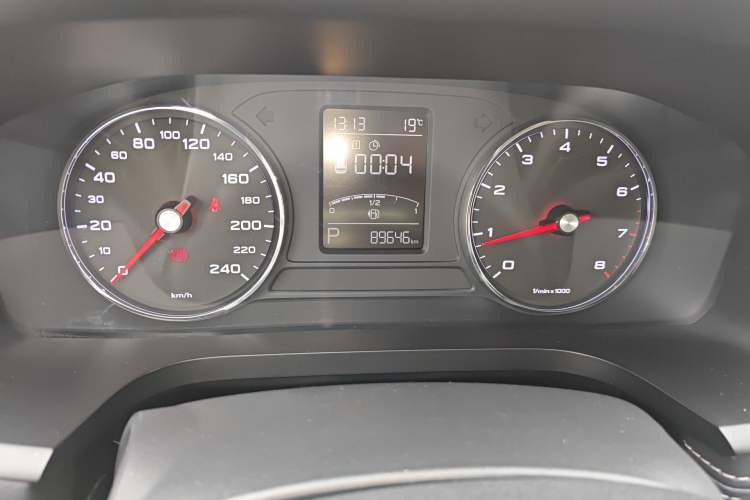 Used Roewe i6 2018 20T Automatic Flagship Edition Odometer Close Up