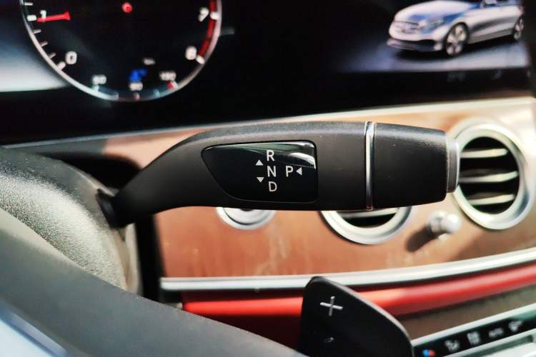 Used Mercedes-Benz E-Class 2019 E 200 L Gear Lever