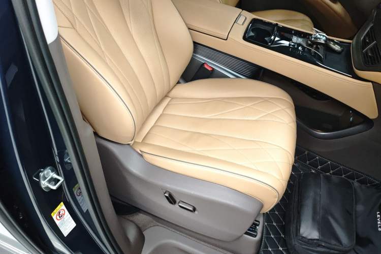 Used Denza D9 2022 DM-i 970 Four-Wheel Drive Prestige Model