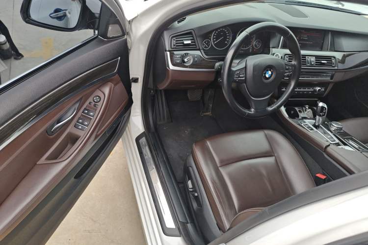 Used BMW 5 Series 2014 525Li Luxury Design Package Driver Seat