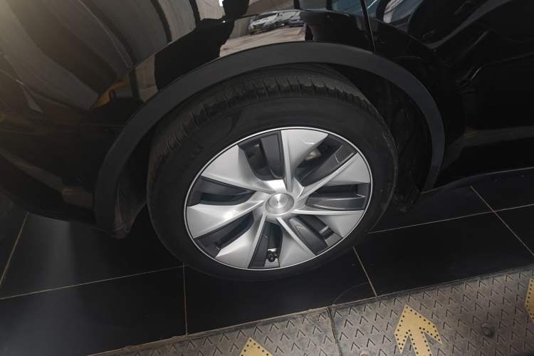 Used Tesla Model Y 2022 Revised Version Rear-Wheel Drive Right Rear Wheel Hub