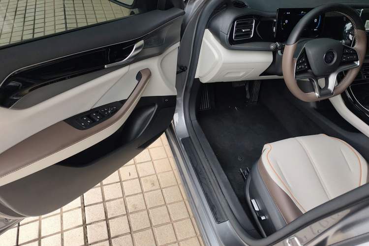 Used BYD Qin PLUS 2023 Champion Edition EV 420KM Superior Model
