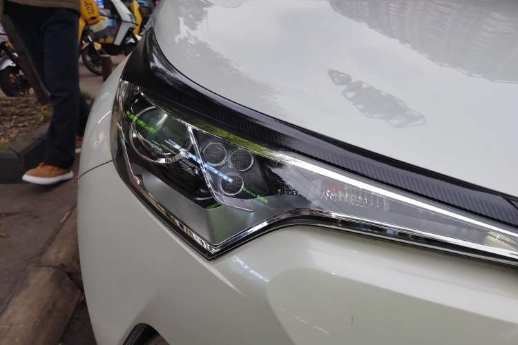 Used Toyota IZOA 2018 2.0L Yichi Edition China V Standard