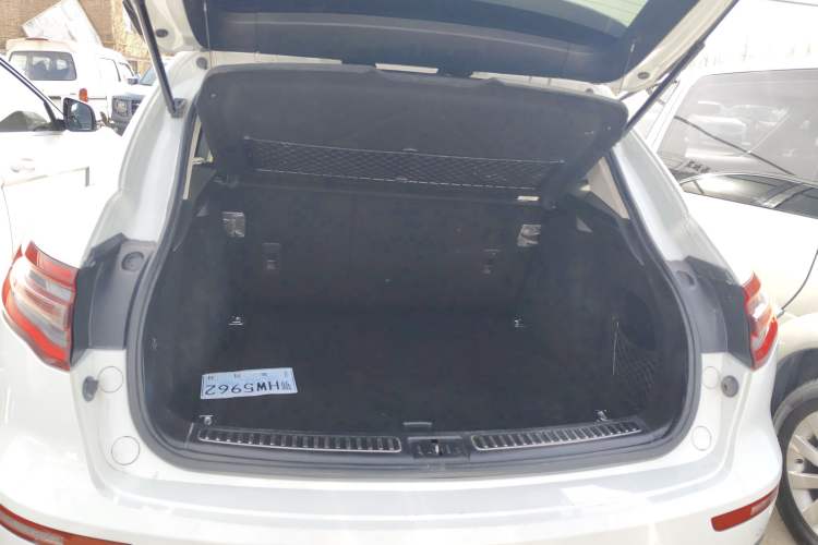 Used Zotye SR9 2017 2.0T Automatic Ultimate Edition Trunk