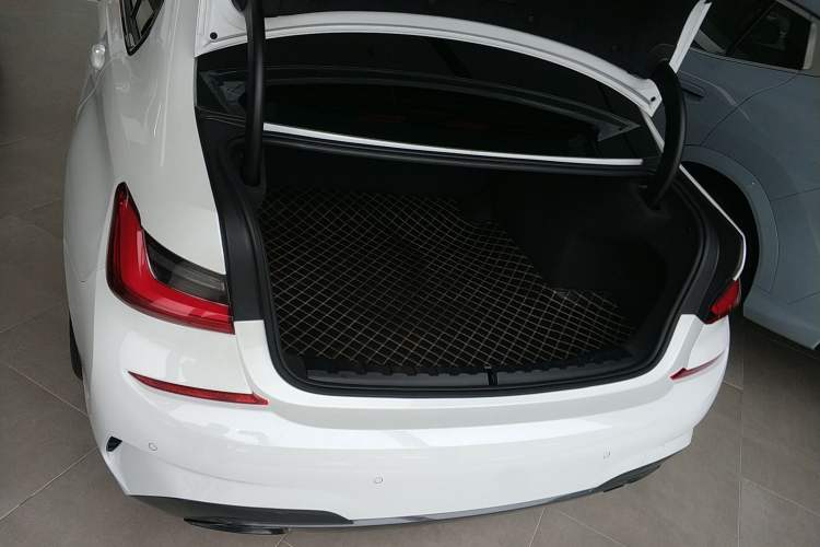 Used BMW 3 Series 2021 Facelifted 325Li M Sport Night Edition Package Trunk