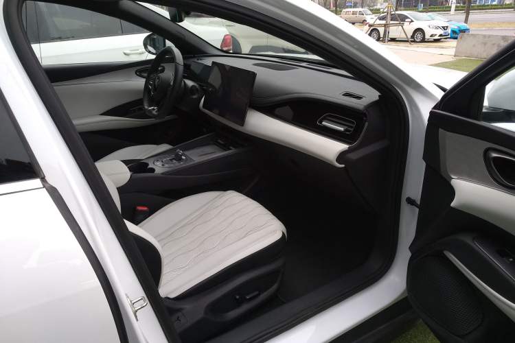 Used BYD Seal 06 New Energy 2024 DM-i 120KM Flagship Model Right Front Seat