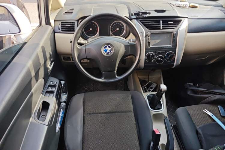 Used Venucia R50 2013 1.6L Manual Fashion Edition