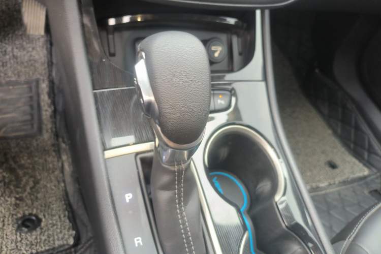 Used Buick Verano 2017 Sedan 20T Dual-Clutch Leading Model Gear Lever