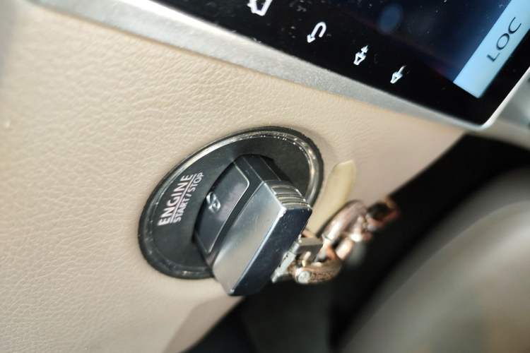 Used Volkswagen Magotan 2012 Revised Version 2.0 TSI Supreme Edition
