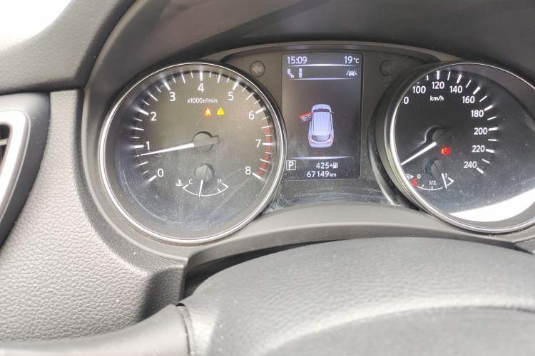 Used Nissan Qashqai 2021 2.0L CVT Luxury Edition Odometer Close Up
