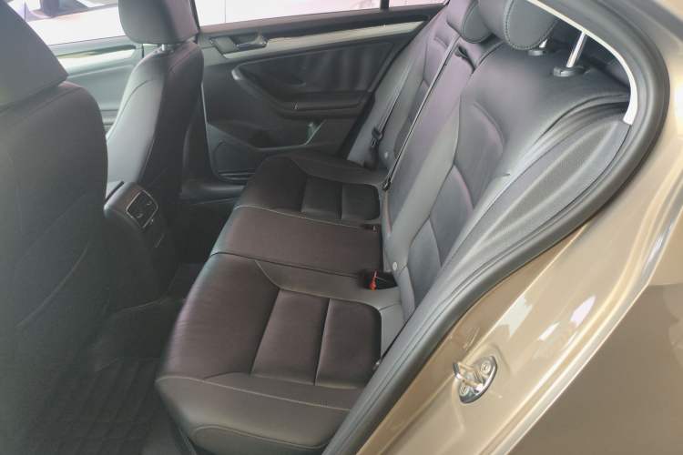 Used Volkswagen Sagitar 2017 230TSI Automatic Comfort Version Left Rear Seat