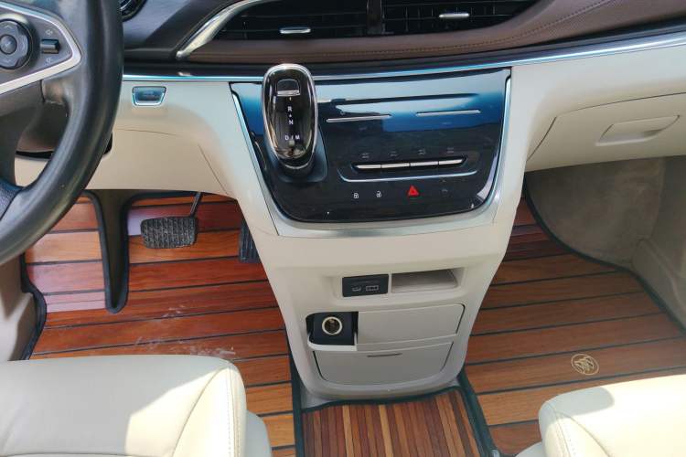 Used Buick GL8 2021 Land Cruiser Executive Class 652T Luxury Model