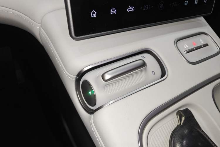 Used Nio ES6 2024 75 kWh
