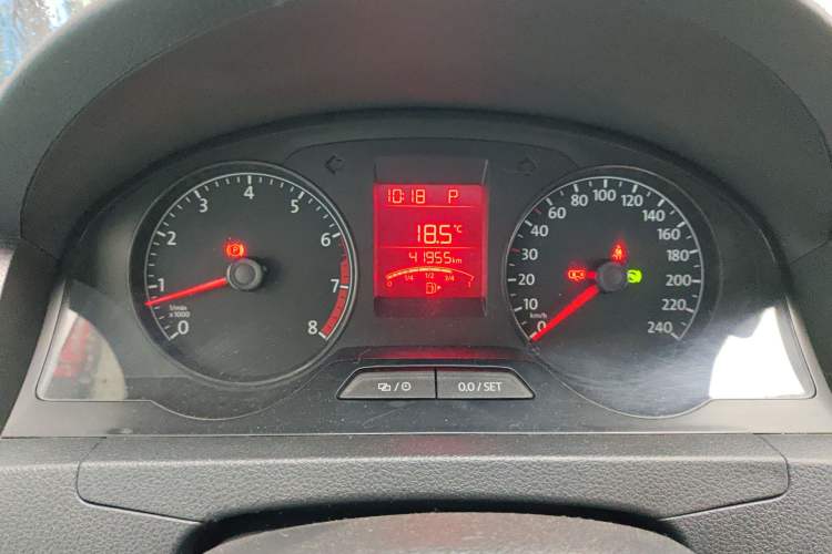 Used Volkswagen Santana 2015 1.6L Automatic Fashion Edition Instrument Cluster
