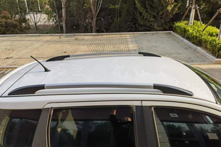 Used Haval H1 2017 Red-Label 1.5L AMT Comfort Model Roof