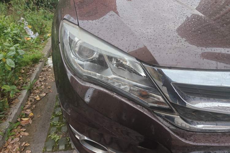 Used BYD S7 2015 2.0T Automatic Prestige Model Right Front Headlight