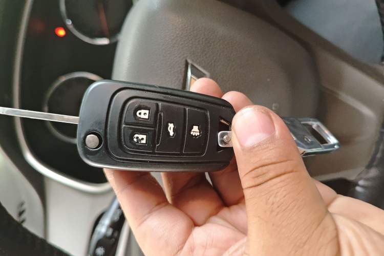 Used Chevrolet Lova RV 2016 1.5L Automatic Comfort Edition Vehicle Key