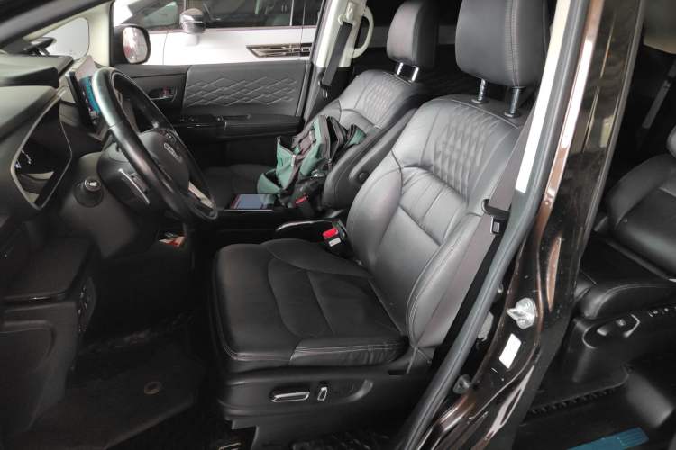 Used Honda Elysion 2022 2.0L eHEV Luxury Edition
