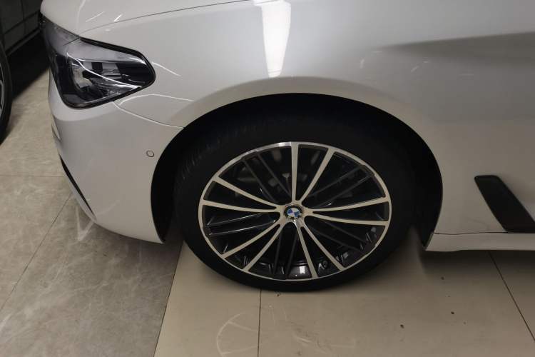 Used BMW 5 Series 2019 Facelifted 530Li xDrive M Sport Package
