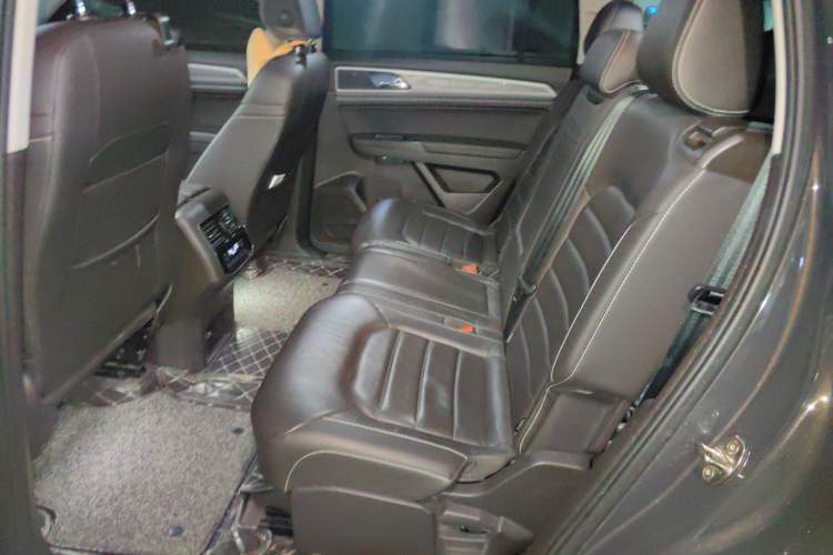 Used Volkswagen Teramont 2017 330TSI Two-Wheel-Drive Luxury Edition Left Rear Seat