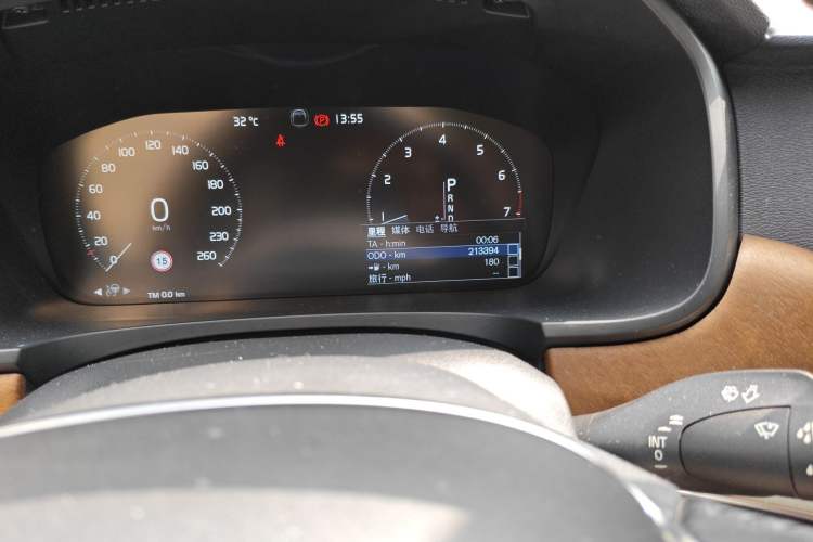 Used Volvo S90 2019 T5 Zhiyuan Edition Odometer Close Up