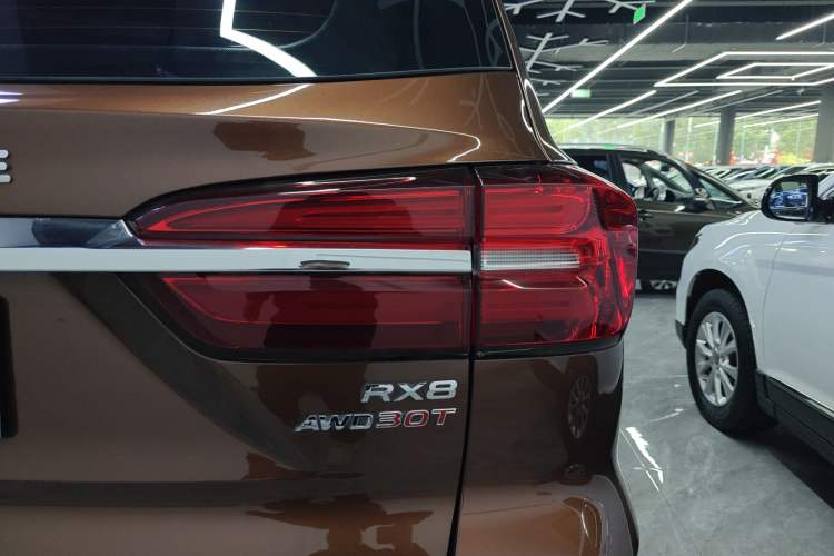 Used Roewe RX8 2018 30T Smart Connectivity All-Wheel Drive Supreme Edition