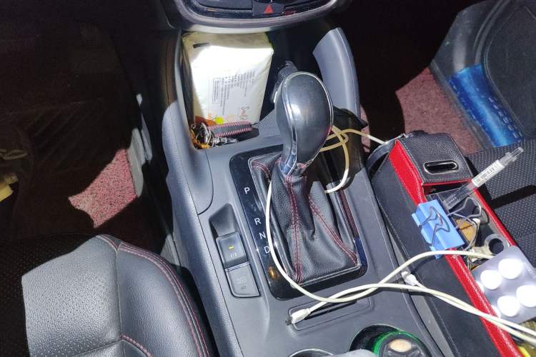 Used CHANGAN CS75 2014 1.8T Automatic Elite Model China IV Standard Gear Lever