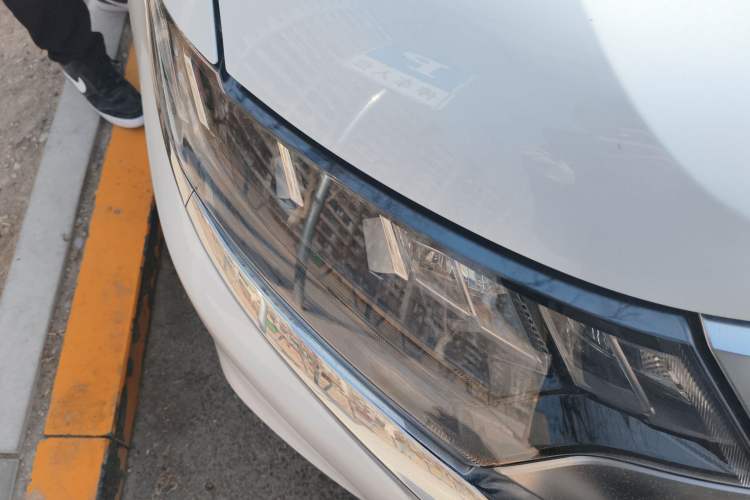 Used Mitsubishi Outlander 2019 2.4L 4x4 Zhi Xiang Edition 7 Seats China VI Standard Right Front Headlight