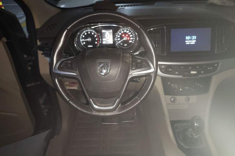 Used Baojun 730 2015 1.8L Manual Luxury Navigation ESP Version 7-seater