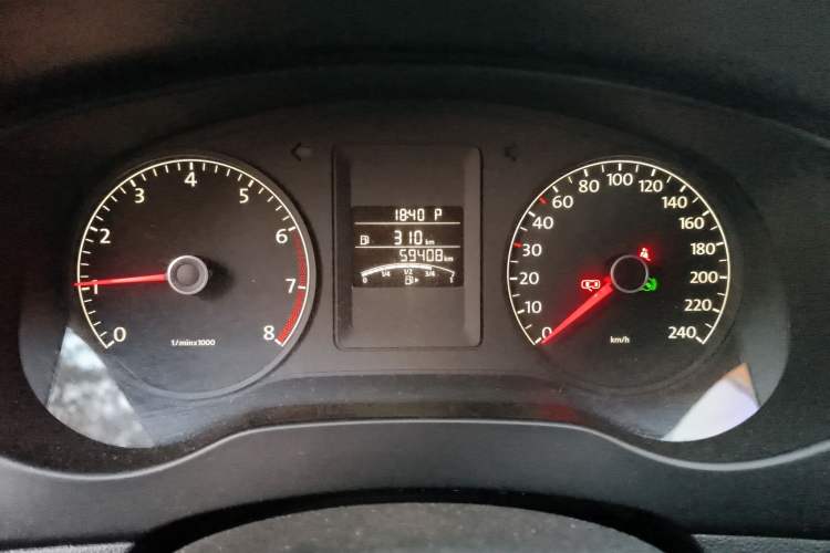 Used Volkswagen Sagitar 2014 1.6L Automatic Comfort Model
