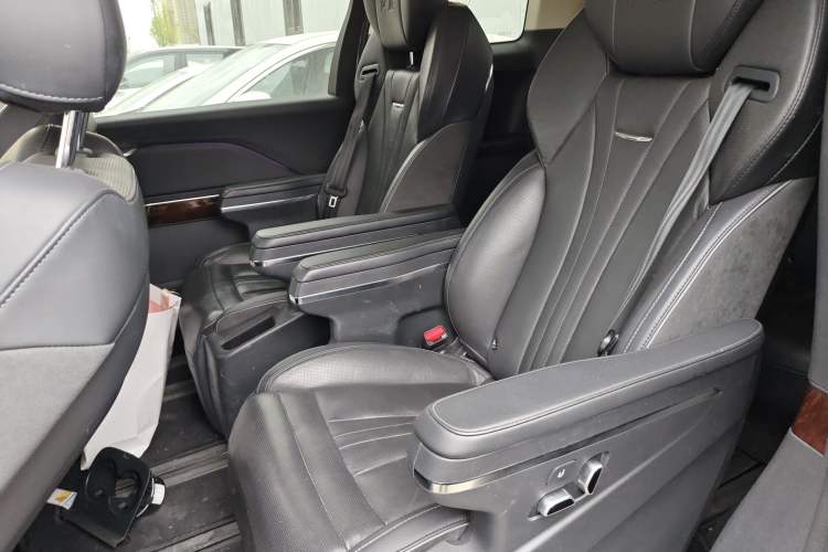 Used Hongqi HQ9 2023 2.0T Smart Connect Flagship Edition
