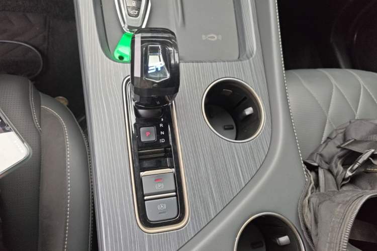 Used JETOUR Shanhai L9 2024 1.5TD 2DHT Pro 7-Seater Gear Lever