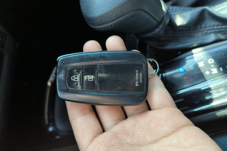 Used Toyota IZOA 2020 2.0L Enjoy Edition