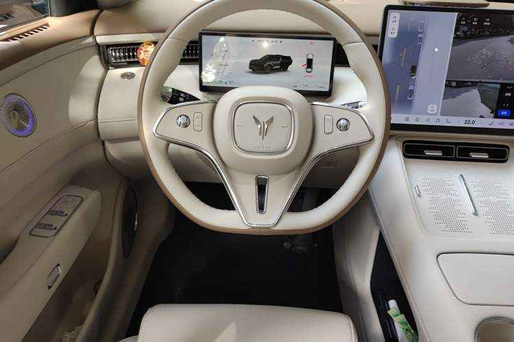 Used VOYAH FREE 2025 Model FREE+ Rear-Drive Qiankun Edition Steering Wheel