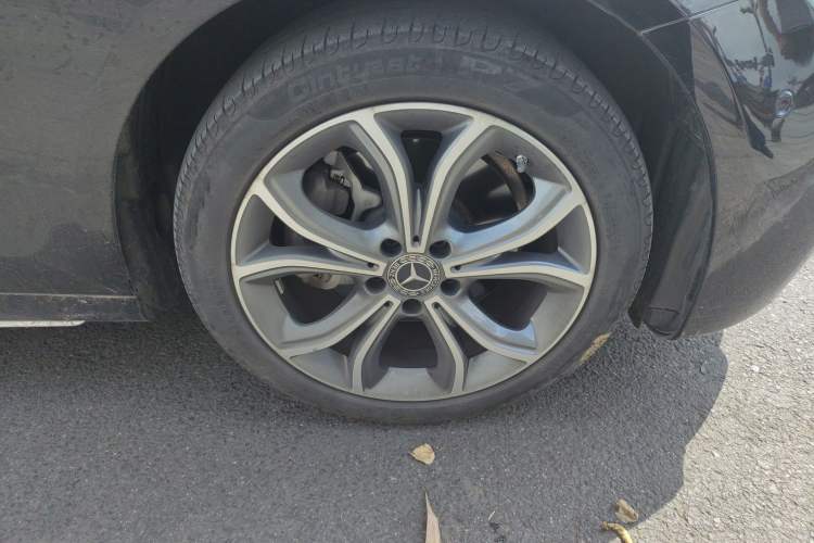 Used Mercedes-Benz E-Class 2021 Restyled E 300 L Sporty and Stylish Edition
