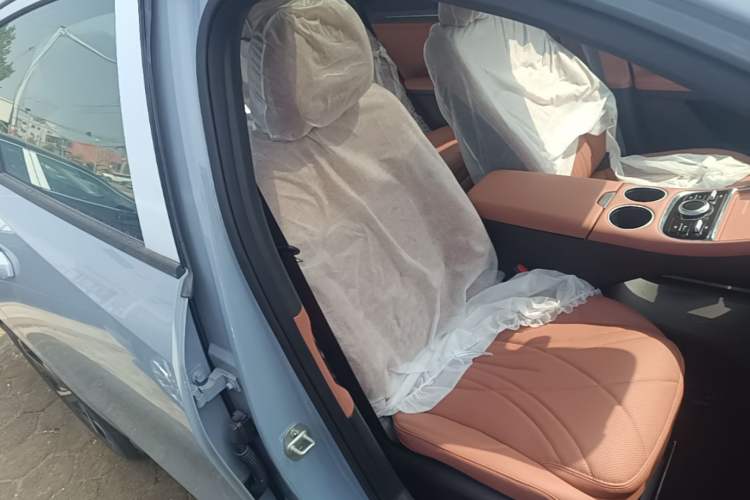 Used Geely Galaxy L6 2025 EM-i 140km Explorer+ Edition
