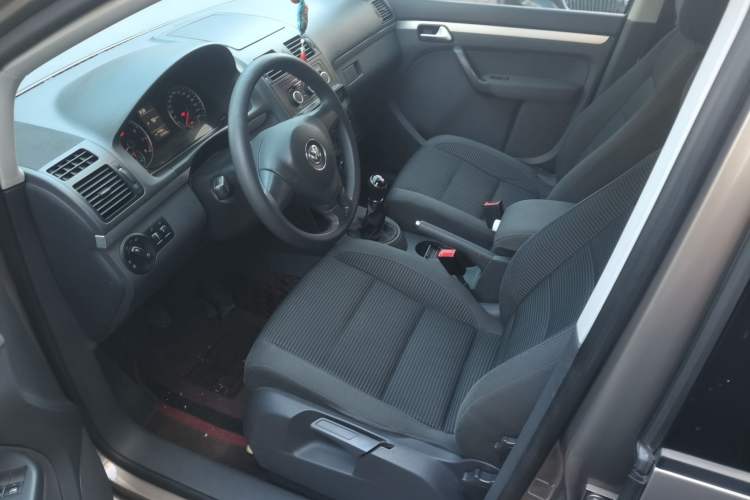 Used Volkswagen Touran 2015 1.4T Manual Fashion Edition 5-Seater