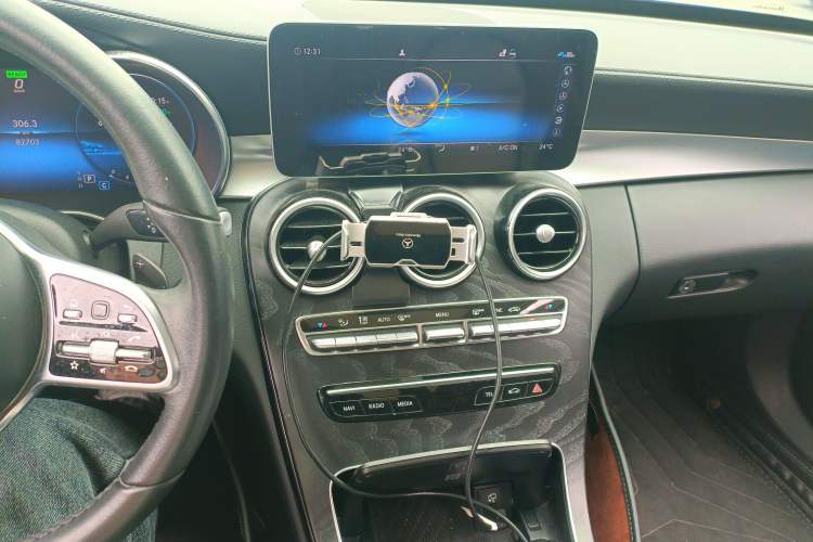 Used Mercedes-Benz C-Class 2019 Restyled C 260 L Sport Edition Audio And AC Panel