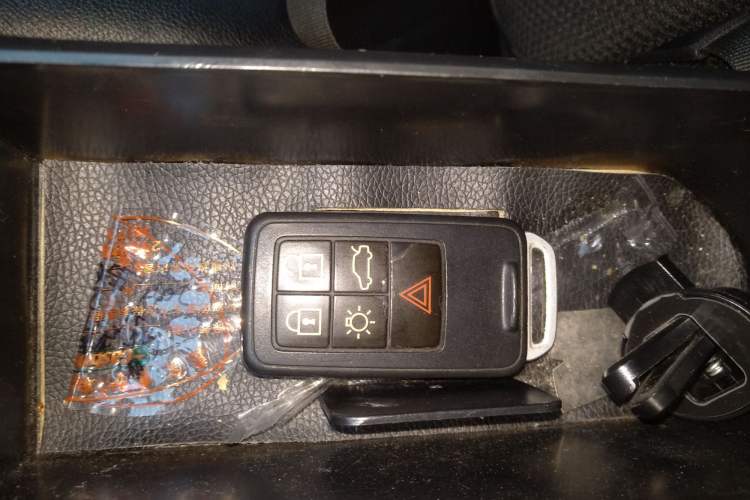 Used Volvo V40 2016 T3 Zhiyi Edition
