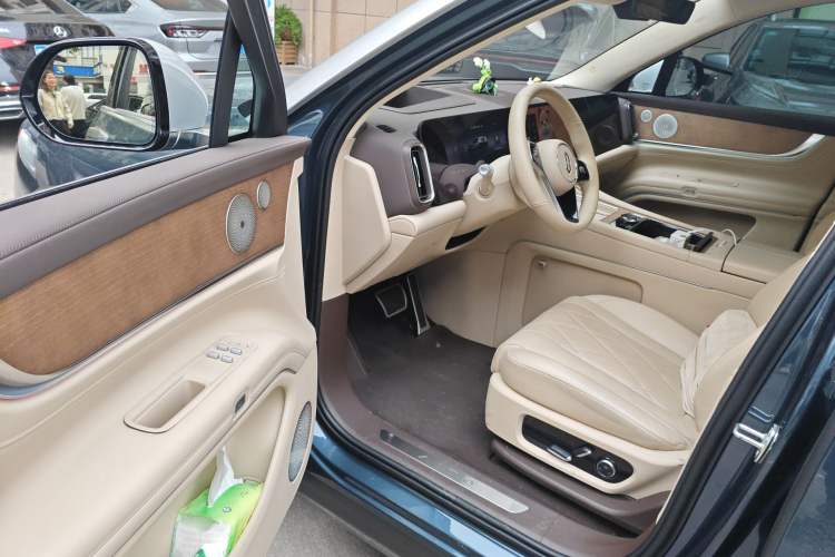 Used Hima AITO M9 2024 All-Electric Ultra Version 100 kWh 6-Seater Model Driver Seat