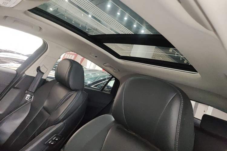 Used Hongqi H5 2022 Classic Model Facelift 1.8T Automatic Smart Connect Flagship Edition