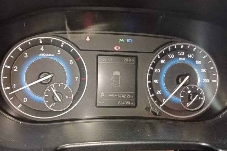 Used Dongfeng Fengon S560 2018 1.8L CVT Elite Model 5 Seats Instrument Cluster