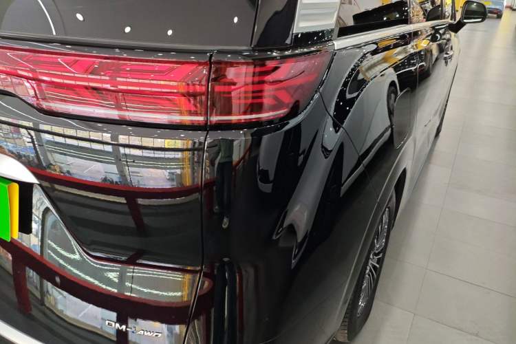 Used Denza D9 2024 DM-i 980 Four-Wheel Drive Flagship Model